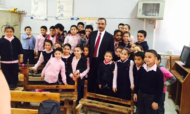 وقفة مع "الأبنية التعليمية".. إيهاب الطماوى يزور مدرسة اليازجى بشبرا ويناقش مشكلاتها (صور)