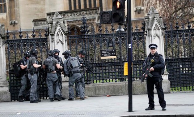 هجوم إرهابى على البرلمان البريطانى.. والشرطة تطالب النواب بالبقاء داخل المجلس