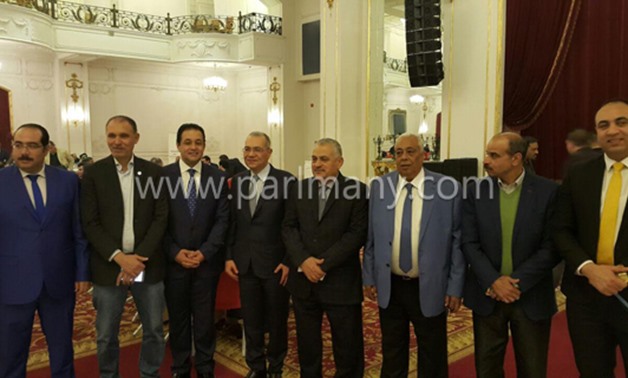 بالصور.. بدء توافد أعضاء ونواب "المصريين الأحرار" للمشاركة فى انتخابات الحزب 