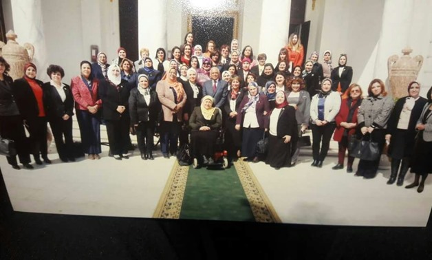 نساء البرلمان مع المنصة.. النائبات فى صورة واحدة بصحبة "عبدالعال" احتفالا بيوم المرأة