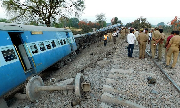 أكثر من 32 قتيلا و50 مصابا فى حادث خروج قطار عن مساره بالهند