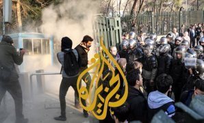 هل تنجح سياسات القمع فى إخماد الثورة الإيرانية؟