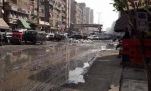 مياه الصرف تغرق الشوارع