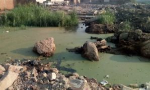 مياه الصرف الصحى تحاصر منطقة بشبرا الخيمة
