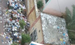القمامة بشارع سوق شيديا
