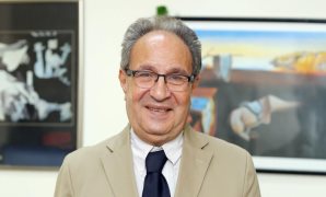 الدكتور محمد العزازى رئيس الجامعة