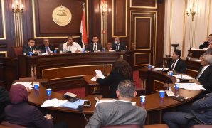 صناعة النواب":  توجه رئاسي للنهوض بالصناعة المصرية لتحقيق 100 مليار دولار صادرات 