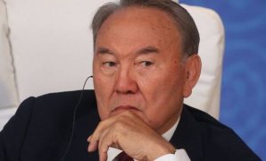 الرئيس الكازاخستانى السابق