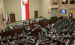 البرلمان البولندى يوقف تأشيرات الروس ويطالب الاتحاد الأوروبى بخطوة مماثلة