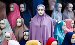 إيران : البرلمان والسلطة القضائية يجريان مراجعة لقانون الحجاب
