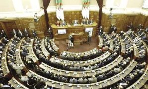 البرلمان الجزائري يدخل على خط «أزمة القمصان الرياضية» مع المغرب