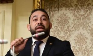 النائب تيسير مطر منتقدا رئيس حى دار السلام: لا يخرج من مكتبه