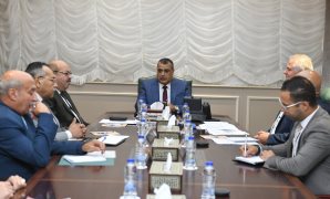 وزير الدولة للإنتاج الحربى يبحث موقف العقود الخاصة بعدد من المشروعات