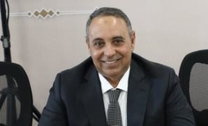 النائب أحمد صبور يهنئ عمال مصر بعيدهم.. ويؤكد: شركاء فى التنمية والبناء
