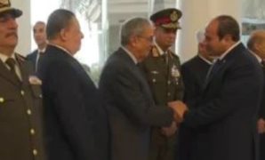 عمرو موسى يستقبل الرئيس السيسى في مقر حفل إفطار الأسرة المصرية