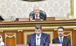 رئيس النواب يرفع الجلسة العامة بعد إقرار مواد إصدار قانون إدارة المنشآت الصحية