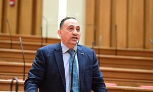 محمد زين الدين ينتقد عدم التزام الحكومة بتنفيذ توصيات البرلمان 