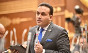 النائب ياسر الهضيبي يسأل وزير العدل: ما السند القانوني لرسوم التقاضي الجنائي عن بُعد؟ وكيف نضمن ألا تتحول الرقمنة إلى عائق أمام العدالة؟