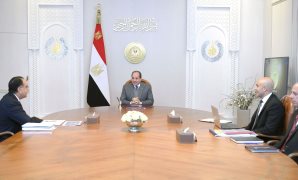 الرئيس السيسى يستعرض الإجراءات المُتخذة من الحكومة للتغلب على تحديات العملية التعليمية