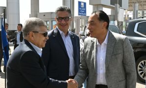 بسبب ركنة.. حكم قضائى بإلزام شخص بتعويض "سيدة" يُقدر بـ25 ألف جنيه نتيجة إتلاف سيارتها عمدًا.. والسبب ركن سيارتها أسفل منزل المدعى عليه.. والمحكمة استندت على فلاشة مصورة للواقعة بجانب أوراق الدعوى