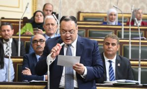 رئيس الوزراء يتابع مع وزير الاتصالات استعدادات تنفيذ قانون الرقم القومى العقارى