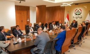 رئيس مجلس النواب مؤكدا لسفير  بريطانيا: رفض مصر القاطع لتهجير الفلسطينيين خارج أرضهم
