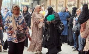 رئيس الوزراء يستقبل رئيس وزراء صربيا بمطار القاهرة الدولي 