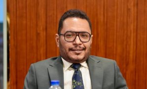 "النواب" يوصي بمراجعة شاملة للأجور في القطاعين الصحي والتعليمي لضمان عدالة الرواتب
