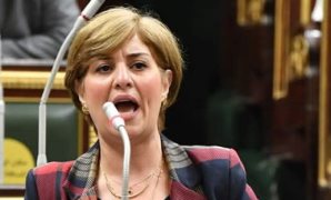 من المكاتب إلى المنازل.. كيف أعادت "جائحة كورونا" تشكيل قوانين العمل في التشريعات العربية.. مصر عالجتها مؤخرا في قانون العمل الجديد.. والإمارات أول من تصدت للأزمة.. و"فراغ تشريعى" في الدول العربية
