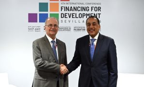 إنفوجراف.. تحسن ملحوظ فى مناخ الاستثمار مدفوعًا بفعالية السياسات الحكومية وتطوير البنية التحتية.. مصر تقفز 35 مركزًا فى مؤشر جذب الاستثمار الأجنبى المباشر وتقدم 47 مركزًا فى مؤشر مرونة العمل