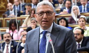 خلال استقباله المشير خليفة حفتر بحضور رئيس الأركان الليبى ورئيس المخابرات المصرية.. الرئيس السيسى: استقرار ليبيا جزء لا يتجزأ من الأمن القومى المصرى.. ويجب العمل على إخراج القوات الأجنبية والمرتزقة من ليبيا