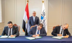 رئيس الوزراء يتابع إجراءات تنفيذ الخطة الاستراتيجية لتحلية مياه البحر