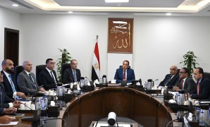 الرئيس السيسى يعقد اجتماعا للتأكيد على توافر احتياطى استراتيجى من السلع الأساسية