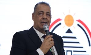 رئيس الوزراء يشهد توقيع عقدي تسوية ودية لمنازعات تتعلق بعدد من الشركات الاستثمارية