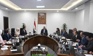 رئيس الوزراء يشهد توقيع عقدي تسوية ودية لمنازعات تتعلق بعدد من الشركات الاستثمارية