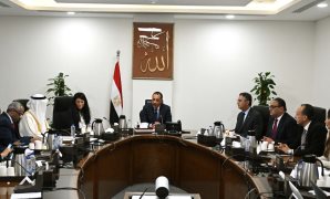رئيس الوزراء يجتمع مع الرئيس التنفيذي للمؤسسة الدولية الإسلامية لتمويل التجارة