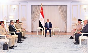 وداعا صاحب الضحكة الحلوة.. وفاة الفنان لطفي لبيب بعد صراع مع المرض.. قدم مسيرة فنية حافلة مع كبار الفنانين أبرزهم عادل إمام.. أكثر من 100 فيلم ساند فيها النجوم الشباب مثل هنيدي ومكي ورمزي