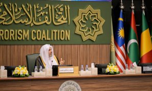 اجتماع رئاسى موسع بحضور مدبولى ووزيرى الداخلية والاتصالات ورئيسى المخابرات والرقابة