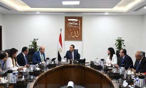 رئيس الوزراء يتابع الموقف التنفيذى لمشروع "مبنى 4" بمطار القاهرة الدولي