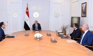 رئيس الوزراء يتفقد أعمال إحياء حديقة الأزبكية