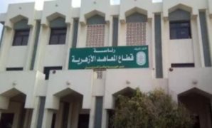 لبنان ينفذ خطة حصر السلاح بيد الجيش.. "عين الحلوة" المخيم الأكبر يبدأ تسليم سلاحه و"البدارى" يواصل العملية.. 8 شاحنات من السلاح الفلسطينى.. وعون يدعو للضغط على إسرائيل لإزالة العراقيل أمام استقرار البلاد