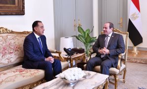 الرئيس السيسى يجتمع برئيس الوزراء ووزيرى الدفاع والداخلية وقيادات الأجهزة