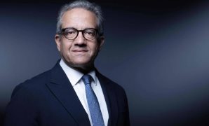خالد العنانى أول مصرى يقود اليونسكو فى تاريخها.. وزير الآثار الأسبق يتفوق على منافسه الكونغولى ويقتنص رئاسة المنظمة الأممية.. ومسيرة كبيرة وراء وصوله للمنصب الأممى.. وإنجازات ملموسة فى ملف صيانة التراث