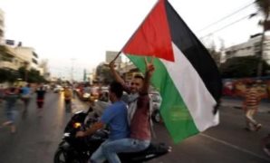 غزة تلتقط أنفاسها ورام الله ترحب .. ترحيب فلسطينى باتفاق إنهاء الحرب برعاية مصرية.. الفصائل تشكر القاهرة.. و"أبو مازن": نتطلع لحل سياسي شامل.. ترتيبات لـ"حوار وطنى".. والعشائر: مصر جنبتنا التهجير