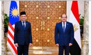 رئيس وزراء ماليزيا يهنئ الرئيس السيسى على جهوده فى وقف الحرب فى قطاع غزة