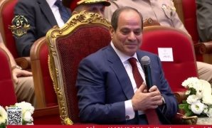 الرئيس السيسى بالندوة التثقيفية للقوات المسلحة: أوعوا تنسوا كرم ربنا وفضله على بلدنا والحفاظ عليها.. ويقسم: والله والله والله كرم ربنا عدى البلد على خير بعد عام 2011.. ويؤكد: "متفائل جدا بحالنا دلوقتى".. فيديو