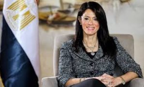 لما الشتاء يدق البيبان.. الداخلية توفر الملابس والسلع بأسعار مخفضة للمواطنين.. دعم الأسر بالسلع الشتوية والغذائية بتخفيضات 40%.. المواطنون: شكرا للرئيس السيسي خفف عنا الأعباء.. والشوادر منتشرة بكافة ربوع البلاد