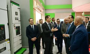 رئيس الوزراء: نسعى أن تكون مصر مركزا إقليميا لصناعة السيارات