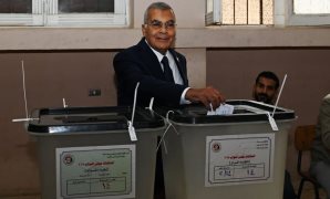  طوابير أمام لجان التجمع الخامس قبل فتح أبواب اللجان فى انتخابات النواب