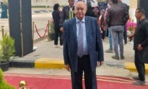 وزير البترول يدلى بصوته فى الانتخابات البرلمانية بالتجمع الخامس